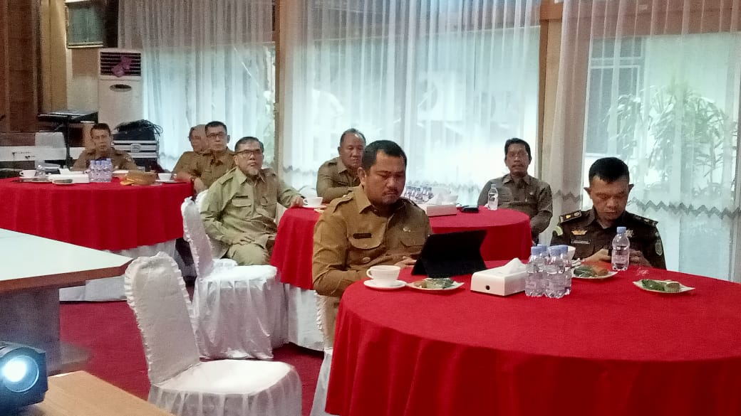 Bupati Bungo hadiri RAKOR Pengendalian Inflasi Daerah secara Daring yang dipimpin oleh Kemendagri