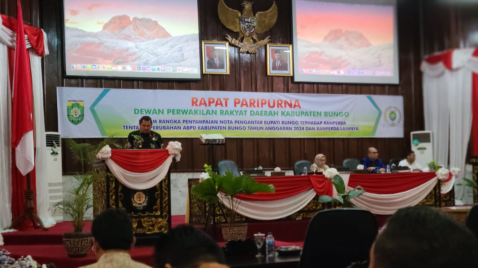 RAPAT PARIPURNA DPRD KABUPATEN BUNGO